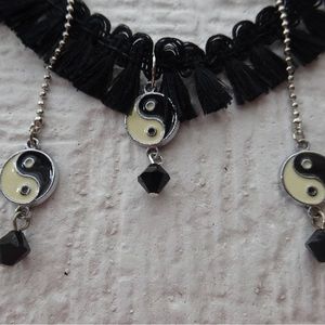 🩸[2/$32.00]🩸Yin Yang Earrings